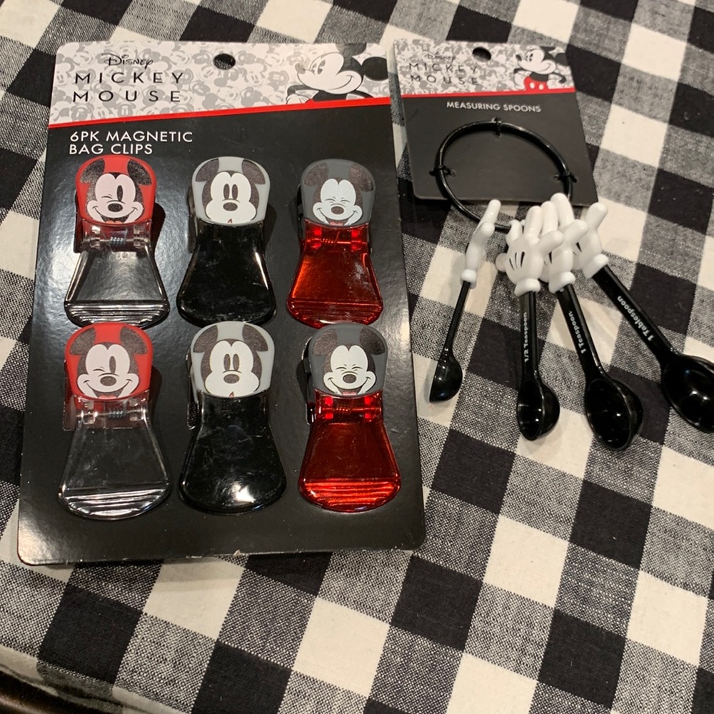 Disney Mickey Mouse Magnetic Chip Bag Clips & Hands Measuring Spoons Set